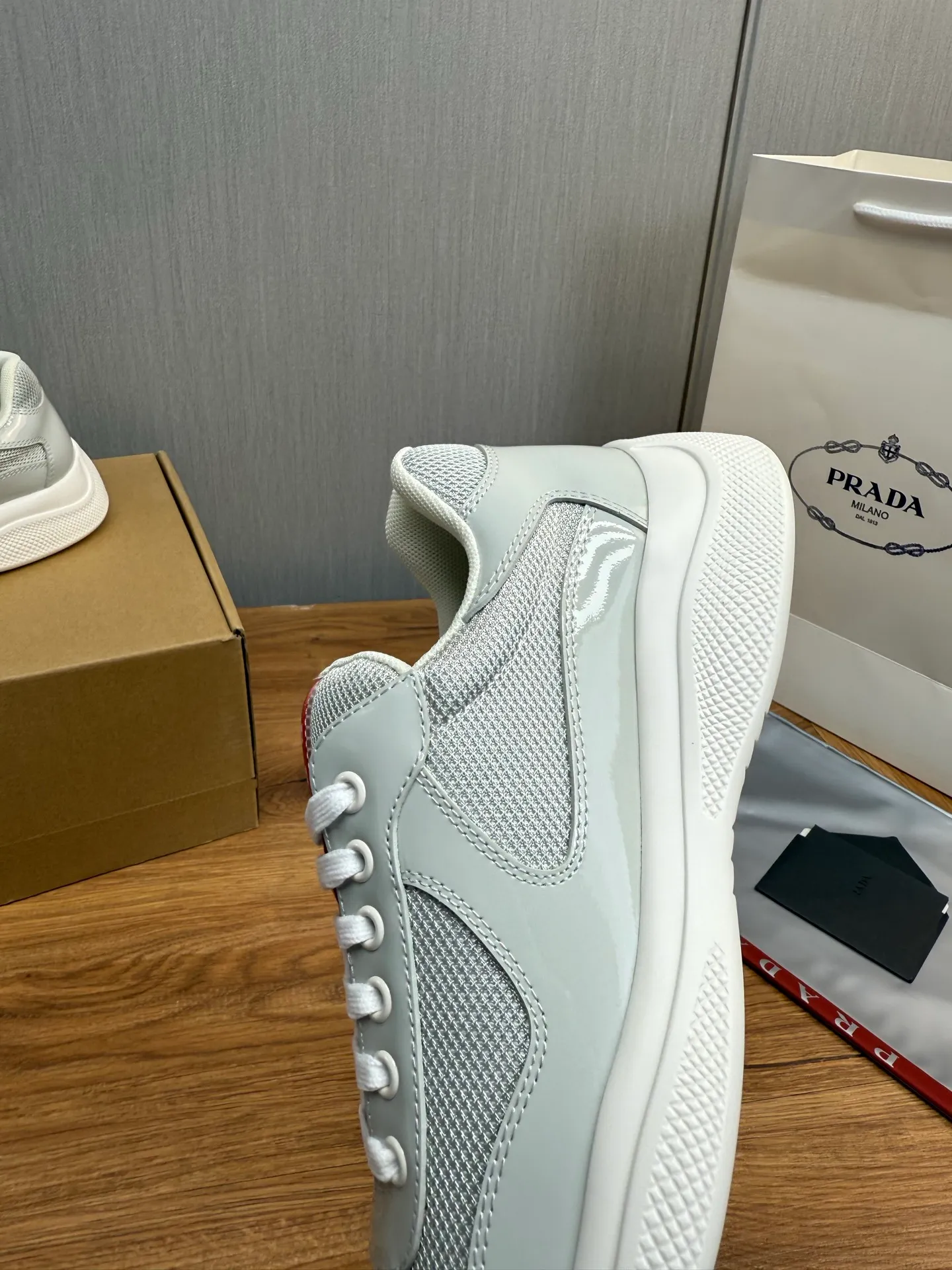 Men's shoes 640💰 [PRADA] Hot selling items🔥Must be recommended every day~~ Official website synchronized, 1:1 high quality shipments✔️ Imported cowhide fabric, rubber material + cowhide lining, original bottom, high-end airplane box packaging🎁 38-45 (38.45 custom-made, non-returnable)